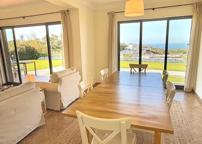 Between Sesimbra & Meco With Ocean View - No Parties Allowed Апартаменты