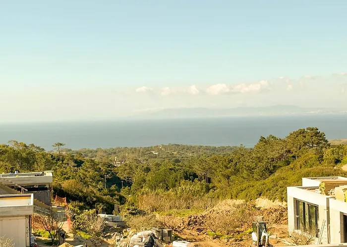 Апартаменты Between Sesimbra & Meco With Ocean View - No Parties Allowed *